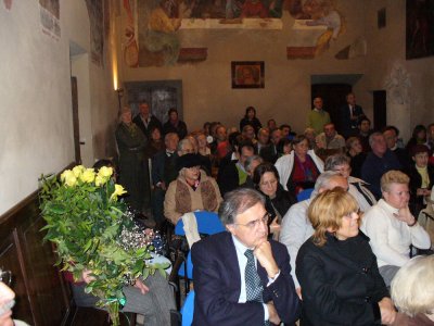 Una parte dei partecipanti alla conferenza
presso la Confraternita di San Giovanni
Battista dei Genovesi a Trastevere
(31584 bytes)